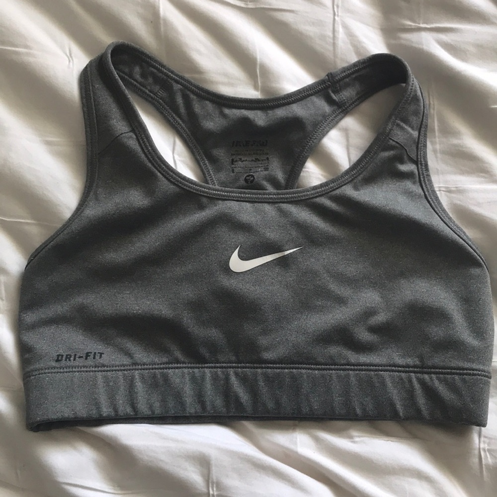Nike pro sports bra